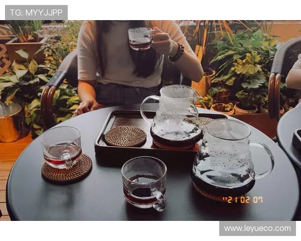 刘诗雯退役后一天喝三杯手冲咖啡，这日子过得比我还精致