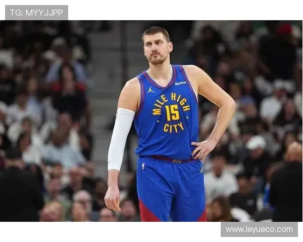 兰德尔面对约基奇式防守由单打转挡拆提升效率