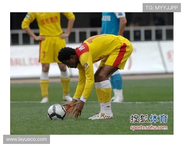 围堵裁判是否构成违规？规则如何界定球员抗议行为