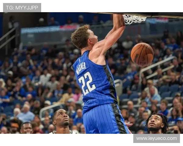 瓦格纳无球跑动拉开空间，比上季三分选择更稳