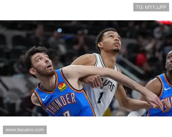 切特·霍姆格伦挡拆拉开空间提升投篮效率明显优于同届新秀